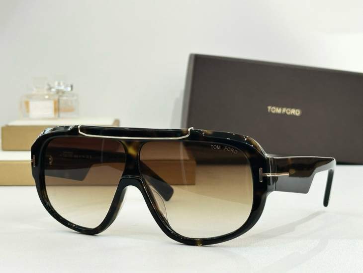 Picture of Tom Ford Sunglasses _SKUfw76704164fw